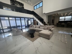 Luxury Villa | Living area | Flat-screen TV - Empire Villa Paramaribo Noord 1 (Paramaribo)