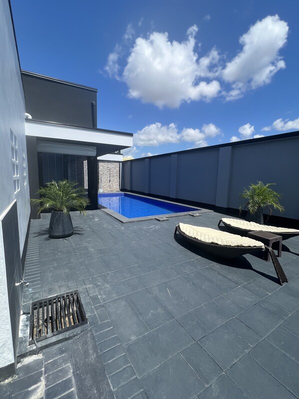 Private pool