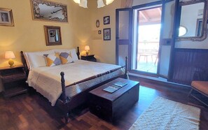 3 chambres, fer et planche à repasser, Wi-Fi, draps fournis