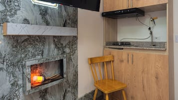 Standard Double Room | Private kitchen | Fridge, dishwasher