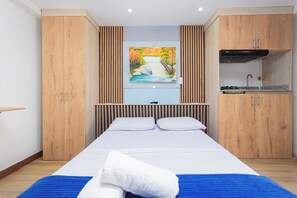 Superior tweepersoonskamer | Een bureau, gratis wifi, beddengoed