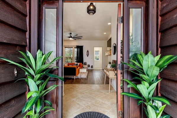 Property grounds - The Woodbriar, close to Hard Rock Casino, downtown Tulsa/BOK + patio w/fire pit (Catoosa)