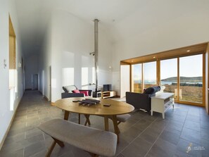 Fernseher, Kamin