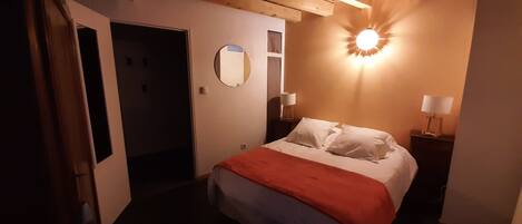 2 bedrooms, iron/ironing board, travel crib, free WiFi