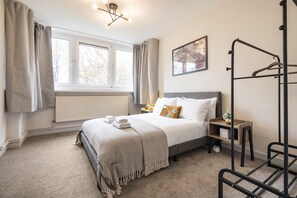 4 slaapkamers, reisbedje, wifi, beddengoed