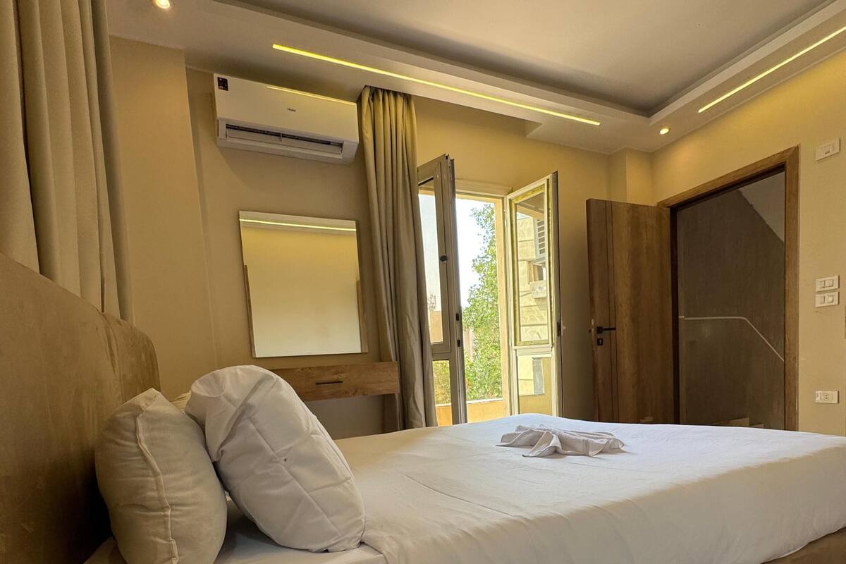 Deluxe Double Room, City View