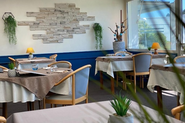 Colazione a buffet, servita tutte le mattine (11 EUR a persona)