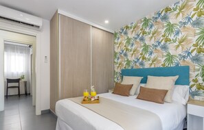 2 chambres, fer et planche à repasser, accès Internet, draps fournis