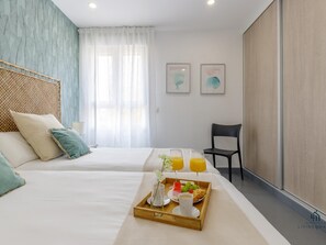 2 habitaciones, tabla de planchar con plancha, internet y ropa de cama 