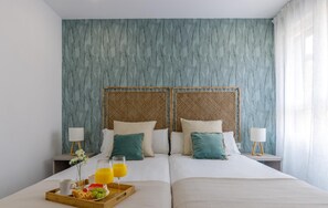 2 bedrooms, iron/ironing board, internet, bed sheets