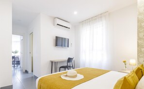 2 habitaciones, tabla de planchar con plancha, internet y ropa de cama 