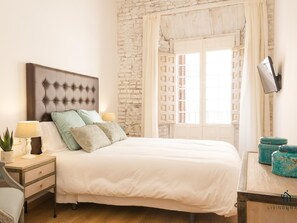 1 habitación, tabla de planchar con plancha, internet y ropa de cama 