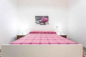 2 quartos, ferros/tábuas de passar roupa, Wi-Fi de cortesia