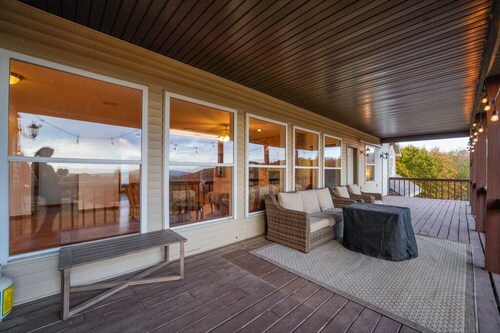 Ozark Couples Retreat: A Romantic Hideaway Near Branson