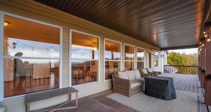 Ozark Couples Retreat: A Romantic Hideaway Near Branson