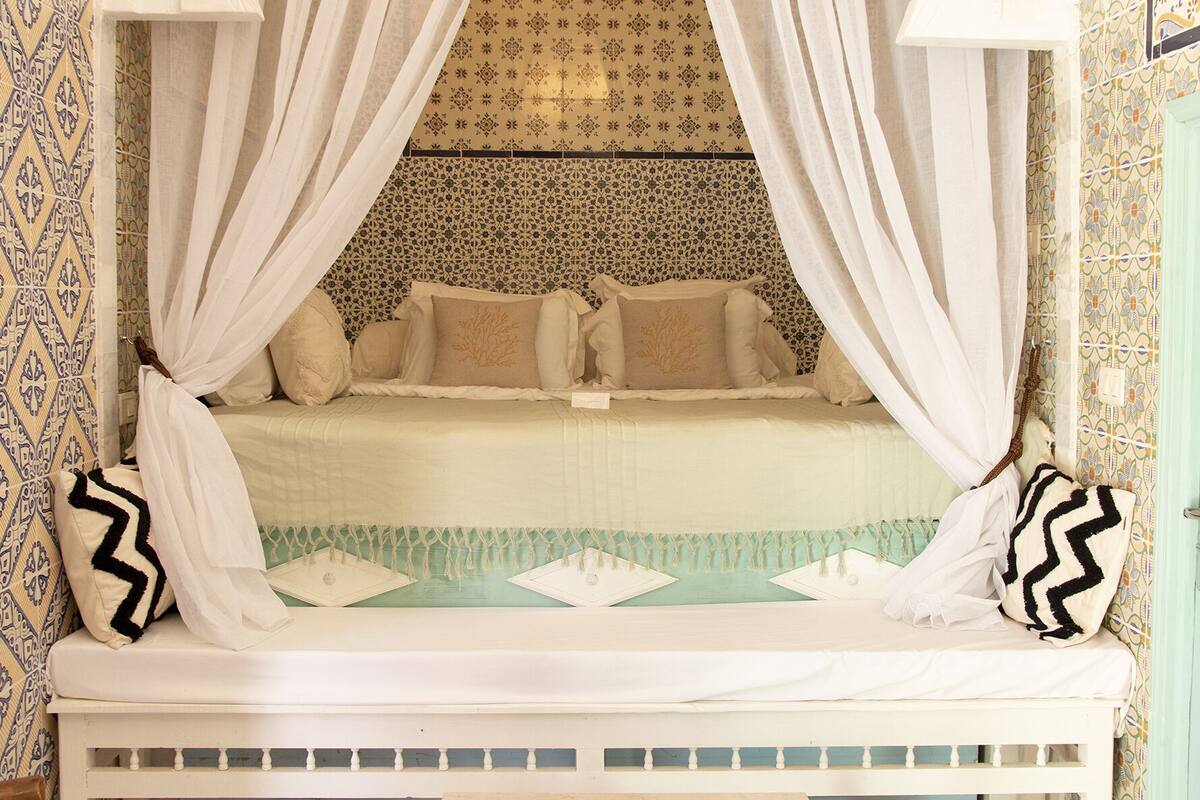 Signature Suite