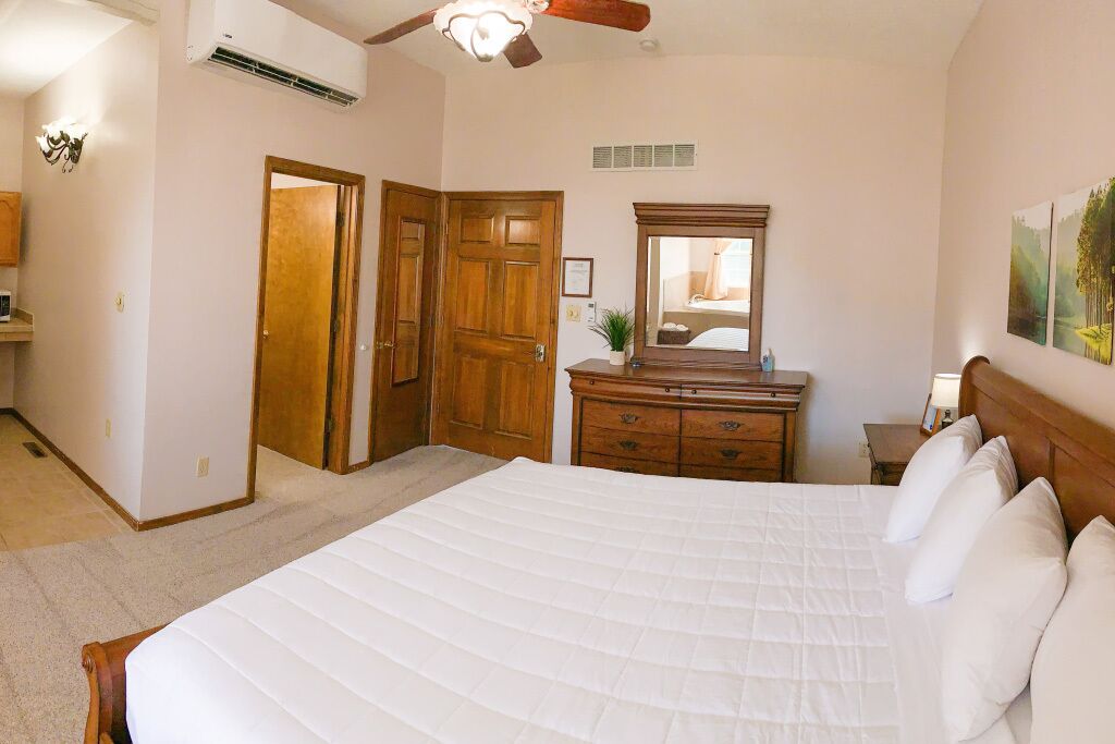 1 bedroom, iron/ironing board, WiFi (free), bed sheets