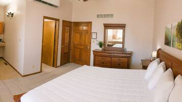 1 bedroom, iron/ironing board, WiFi (free), bed sheets