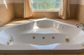 مجففات شعر، مناشف، صابون، شامبو