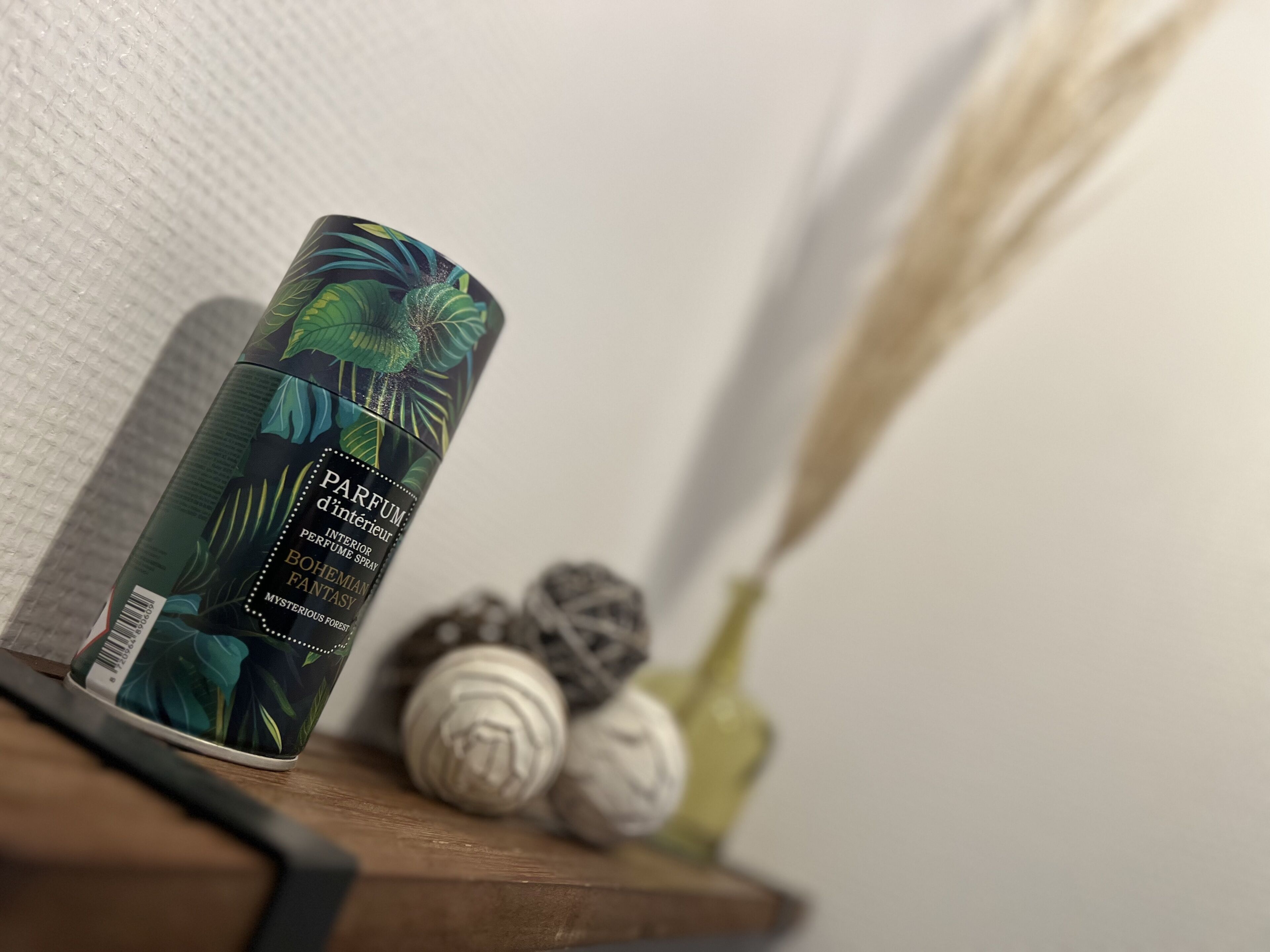 Regadera, secadora de cabello, toallas, jabón 