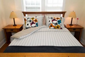 3 slaapkamers, een strijkplank/strijkijzer, gratis wifi, beddengoed