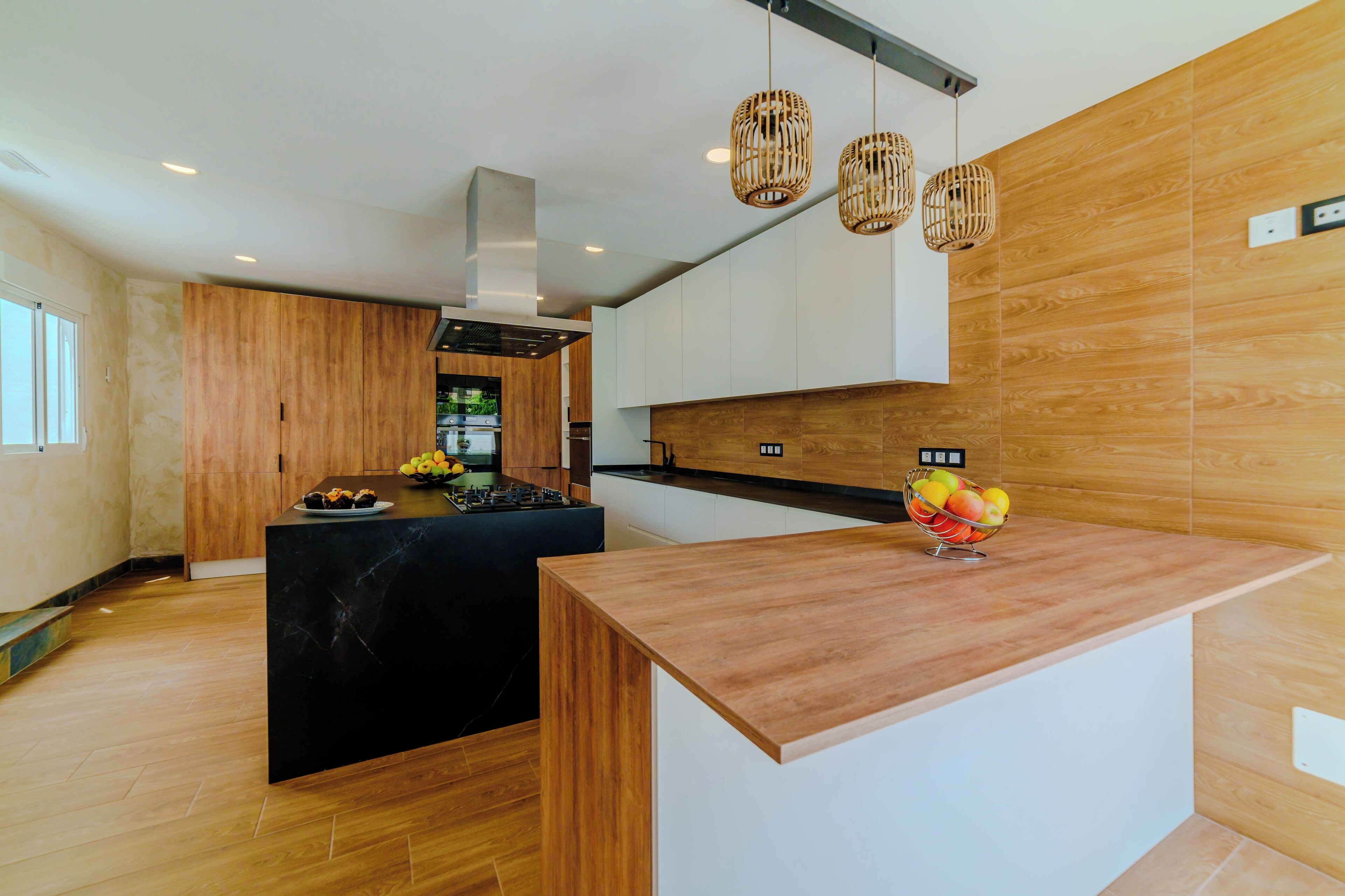 Tủ lạnh nhỏ, lò vi sóng, lò nướng, bếp nấu 