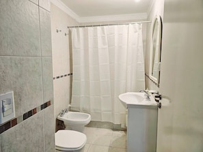 Apartment, 1 Bedroom | Bathroom