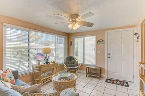 TV - Villa 01 - Standard Aloha Kai Vacation Villas (Siesta Key)