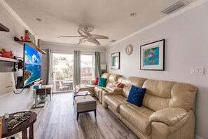 TV - Villa 4 - Premium - Aloha Kai Vacation Villas (Siesta Key)