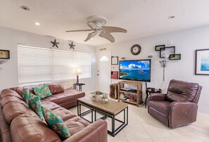 TV - Villa 8 - Premium - Aloha Kai Vacation Villas (Siesta Key)