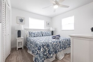 2 bedrooms, WiFi, bed sheets - Villa 07 - Premium Plus - Aloha Kai Vacation Villas (Siesta Key)