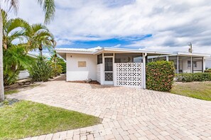 Exterior - Villa 9 - Premium - Aloha Kai Vacation Villas (Siesta Key)