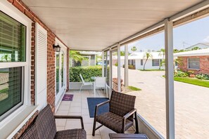 Outdoor dining - Villa 12 - Premium Plus - Aloha Kai Vacation Villas (Siesta Key)