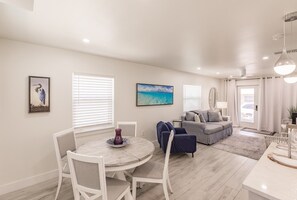 Interior - Villa 12 - Premium Plus - Aloha Kai Vacation Villas (Siesta Key)