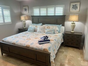 2 bedrooms, iron/ironing board, free WiFi, bed sheets - Villa 22 - Premium Plus (Siesta Key)