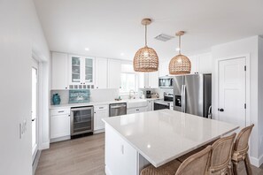 Fridge, microwave, dishwasher, coffee/tea maker