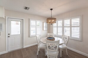 Dining - Villa 29 - Premium Plus - Aloha Kai Vacation Villas (Siesta Key)