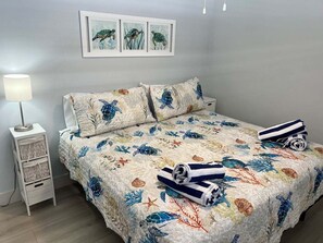 1 bedroom, iron/ironing board, WiFi (free), bed sheets - Aloha Kai Villa 32 - Premium Siesta Key Beach (Siesta Key)