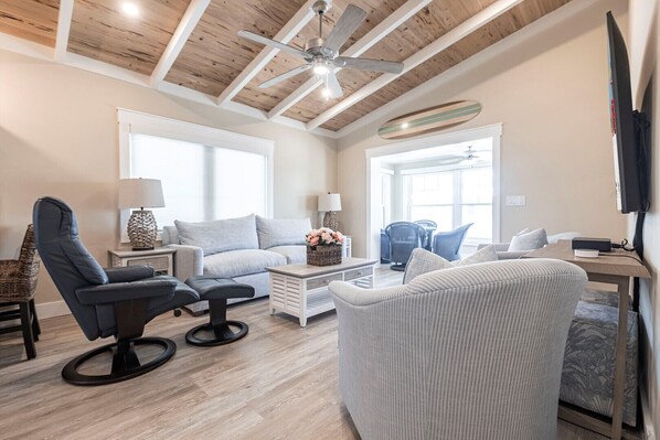 TV - Villa 39 - Premium Plus - Aloha Kai Vacation Villas (Siesta Key)