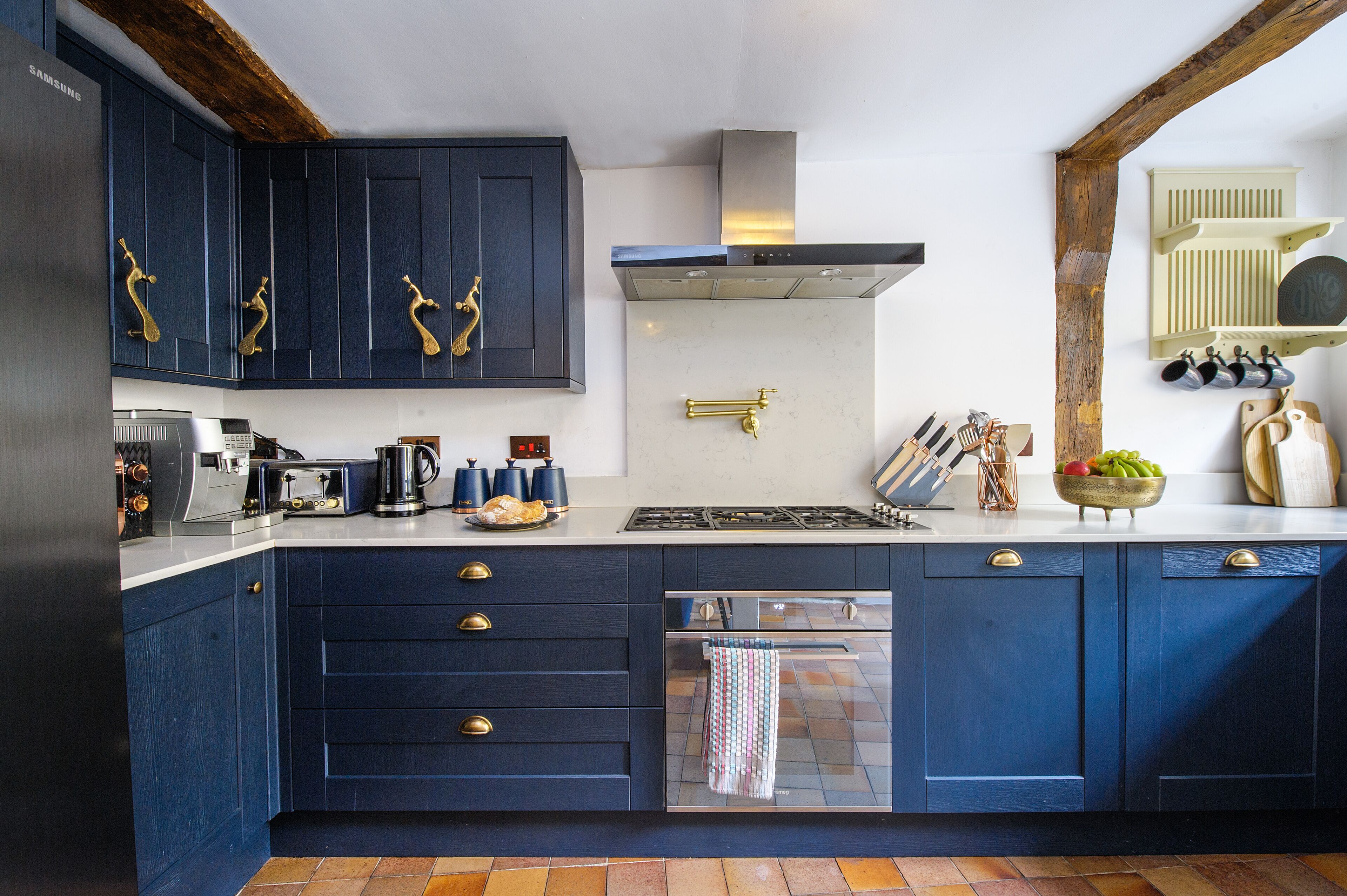 House | Private kitchen | Fridge, microwave, oven, stovetop