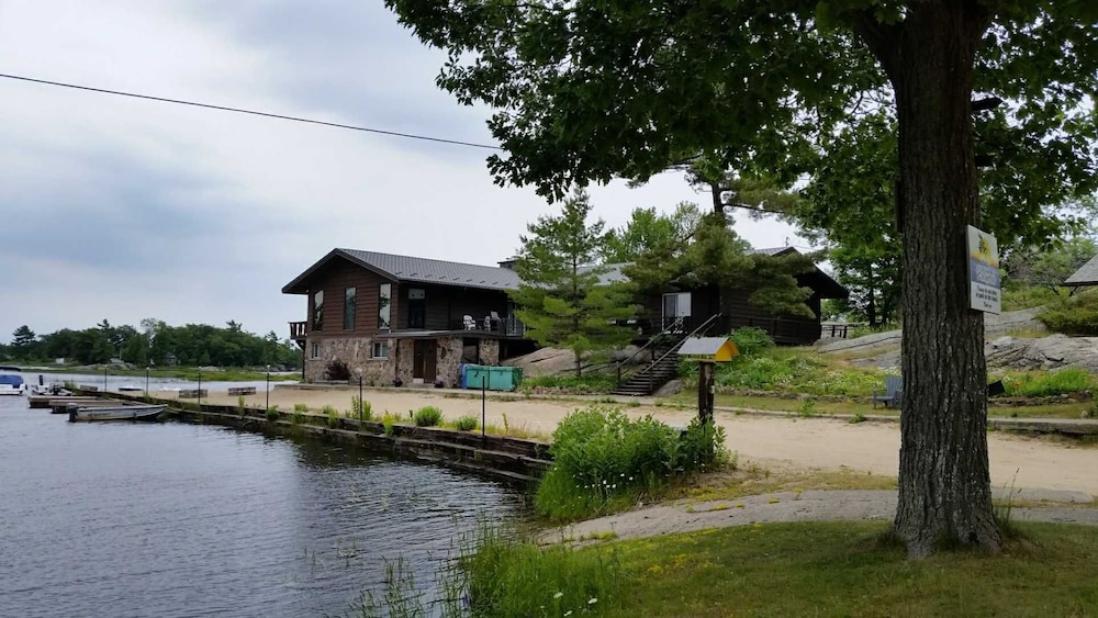 2 Bedroom Cottage at Katawoda Cottages Carling Vrbo