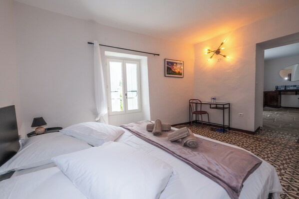 1 bedroom, free WiFi, bed sheets