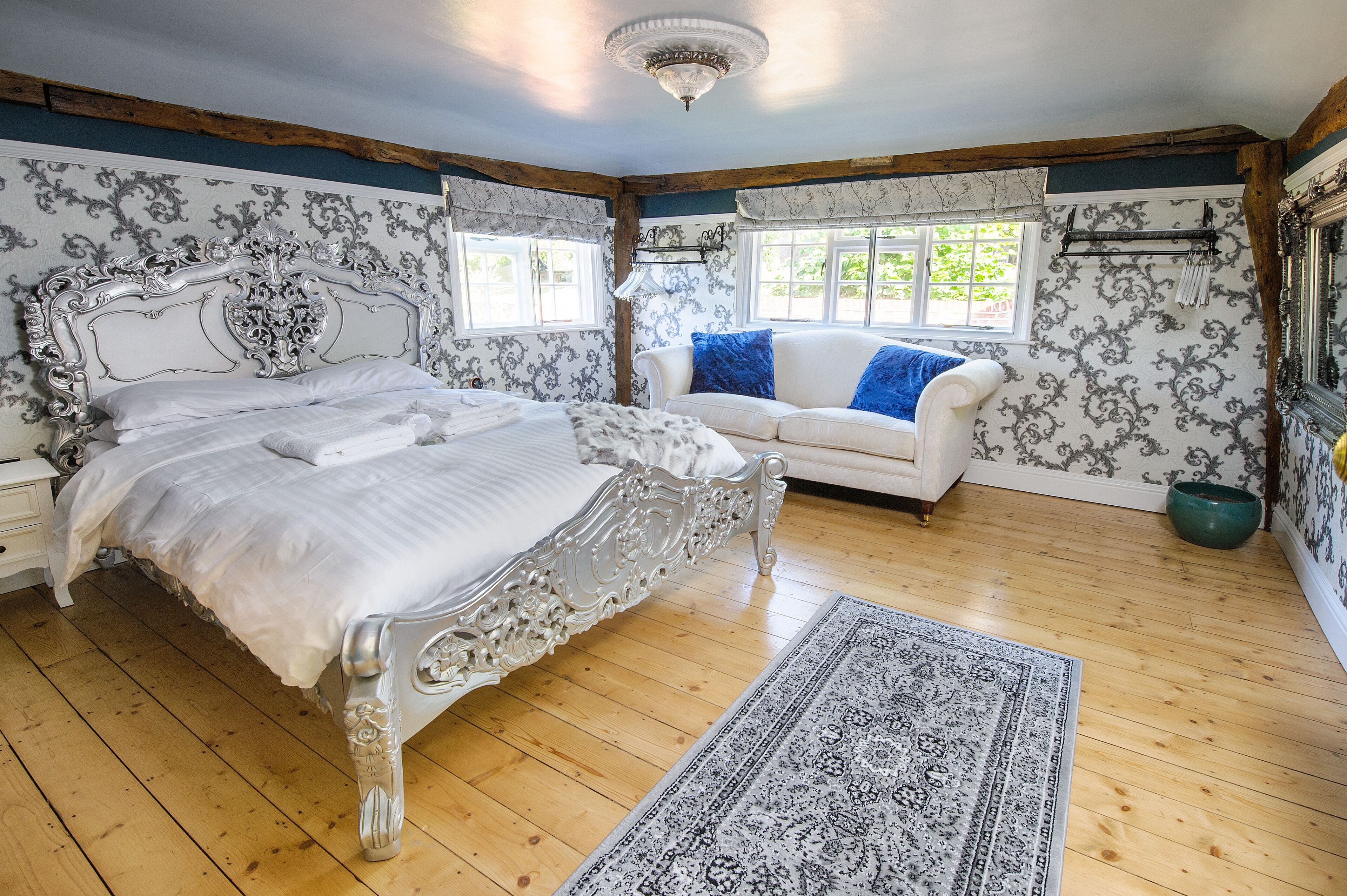 Cabin | 8 bedrooms, desk, iron/ironing board, free WiFi