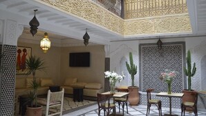 مطعم
