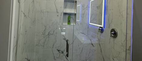 Toallas, papel higiénico