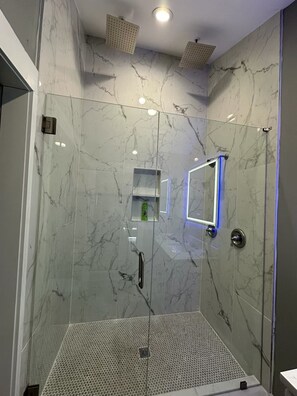 Towels, toilet paper - 1895 - Brand New! Peaceful, Cozy Getaway (Atlanta)