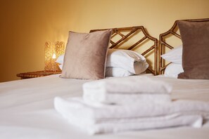 25 chambres, fer et planche à repasser, Wi-Fi gratuit, draps fournis