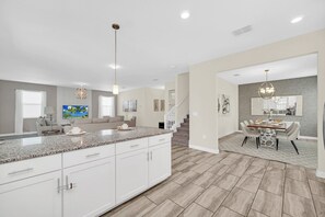 Interior - EV_1570 - 6 Bed 6 Bath Villa with Screened-In Private Pool with Spillover Spa (Davenport)