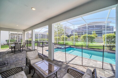 EV_1570 - 6 Bed 6 Bath Villa with Screened-In Private Pool with Spillover Spa