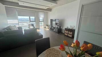 Smart TV, DVD player, offices